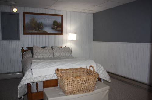 115 Fieldstone Dr, Londonderry NH  03053-2709 exterior