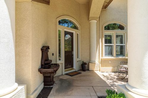 703 Lakecrest Dr, Folsom, CA 95762-3785
