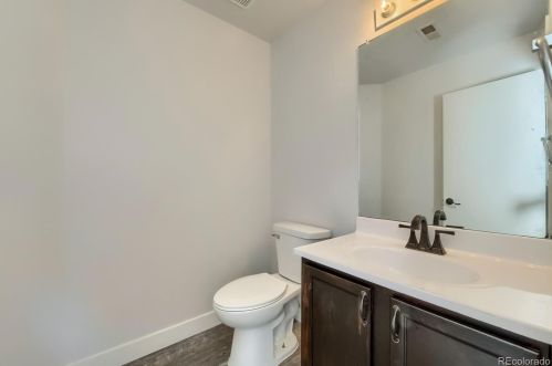 19312 58 Pl, Denver CO 80019-2027 exterior