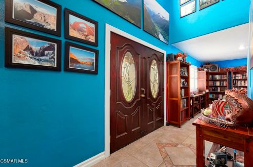 2835 Hollister St, Simi Valley, CA 93065-5214