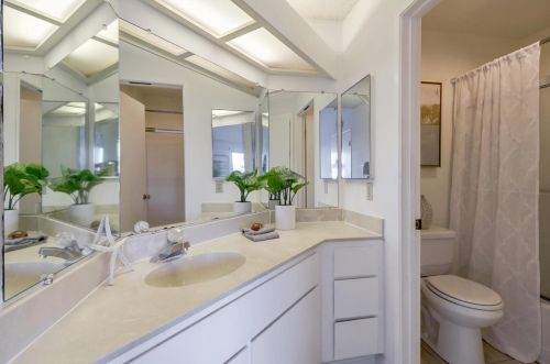 732 Sterling Dr, San Leandro CA 94578-4172 exterior