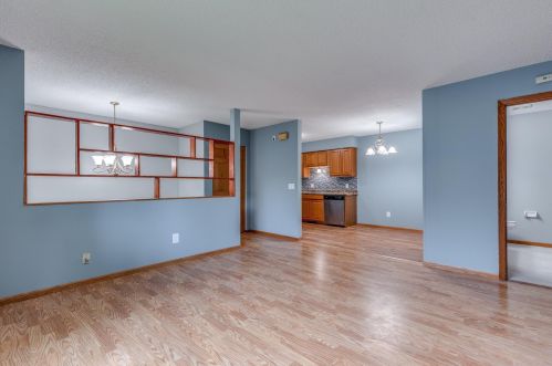 4464 Cinnamon Ridge Trl, Saint Paul MN  55122-2385 exterior