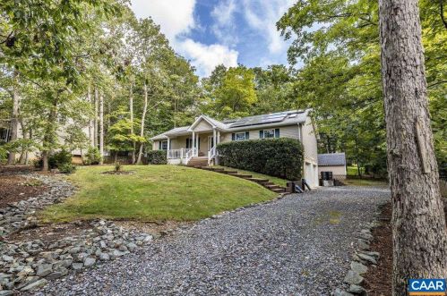 6 Zephyr Rd, Bybee, VA 22963-2739