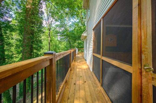 1150 Churchill Downs Rd, Atlanta GA  30319-1024 exterior