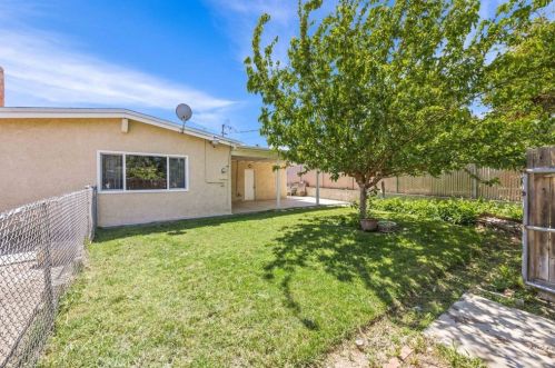 5476 Lewis Ave, Riverside CA  92503-8621 exterior