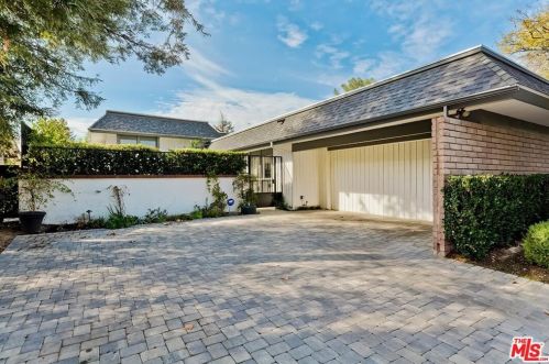 4811 Encino Ter, Van Nuys, CA 91316-3731