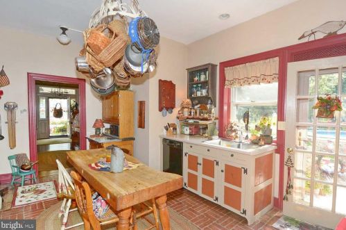 501 Baer Ave, Hanover PA 17331-2703 exterior