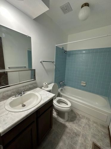 10701 Asbury Ave, Denver CO  80014-1001 exterior
