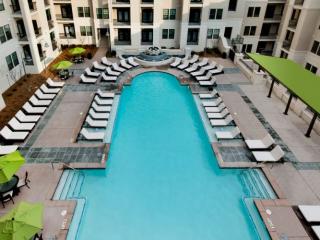 235 Pharr Rd, Atlanta GA  30305-2438 exterior