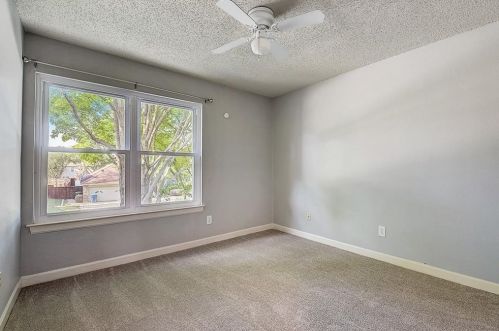 1521 Lindby Dr, Lewisville TX  75028-3624 exterior