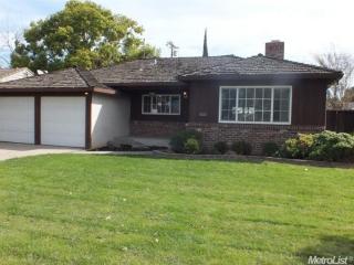 228 Fairmont Ave, Lodi, CA 95240-3332