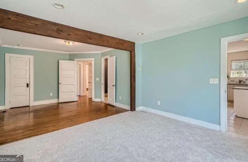 530 Elmwood Rd, Atlanta GA  30318-8105 exterior