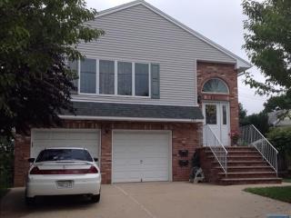 107 Mckinley Ave, Lodi, NJ 07644-3040