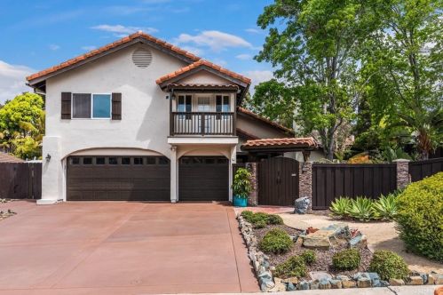 7710 Rocio St, Carlsbad, CA 92009-8037