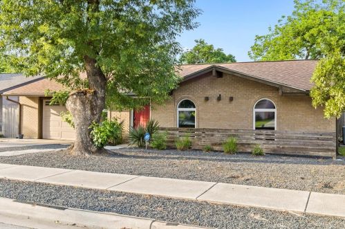2522 Berkett Dr, Austin, TX 78745-4353