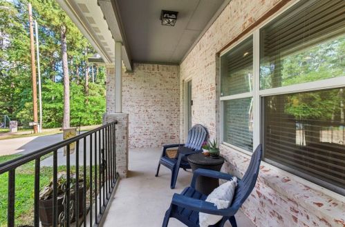 3161 Clay Cir, Huntsville, TX 77340-6842