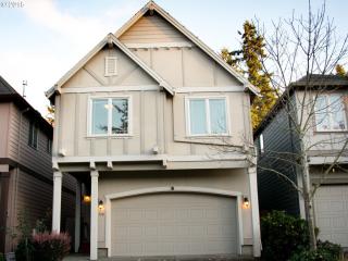 174 Stonebriar Ln, Beaverton OR  97124-5613 exterior