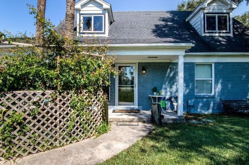 510 Baywood Dr, Taylor Lake Village, TX 77586-1806