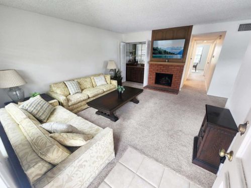 9058 Brownstone Cir, Cypress, CA 90630-2635