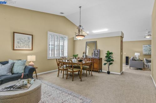 625 Saddleback Cir, Livermore, CA 94551-0715