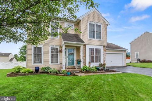 40 Joan Dr, York, PA 17404-8288