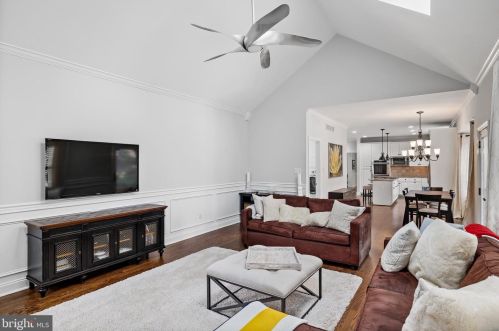 3 Kings Ln, Tavistock NJ 08033-1230 exterior