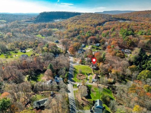 1702 Country Club Rd, Middletown CT  06457-2351 exterior