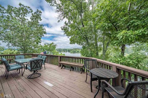 529 Sinclair Bluff Dr, Mayfield, GA 31087-5012