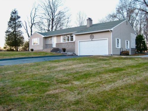 272 Sisk St, Middletown, CT 06457-2318