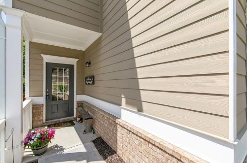 641 Royal Crest Ct, Holly Springs, GA 30115-1836