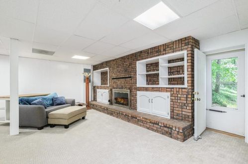 6869 Lockridge Dr, Atlanta GA  30360-1514 exterior