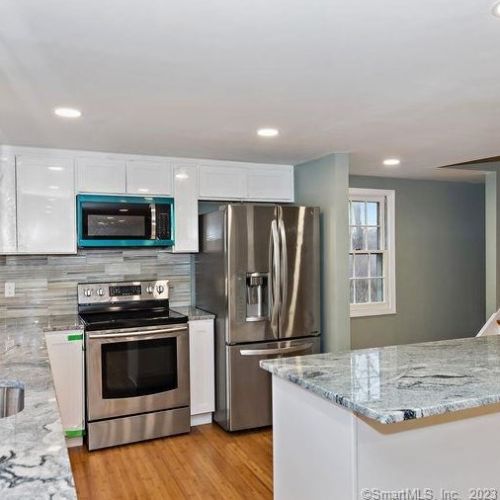 22 Lake Rd, Coventry CT  06238-2025 exterior