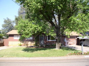 2070 Deerfield Ave, Redding, CA 96002-0436