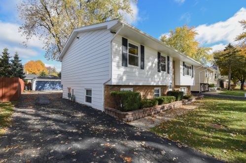 2918 Carriage Ln, Waukegan, IL 60085-3116