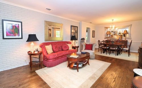 5604 Charlott St, Fort Worth, TX 76112-2927