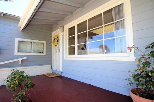 20651 Blossom Ct, Hayward, CA 94541-1914