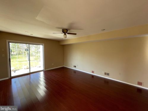 12 Colebrook Ct, Princeton NJ  08540-7050 exterior
