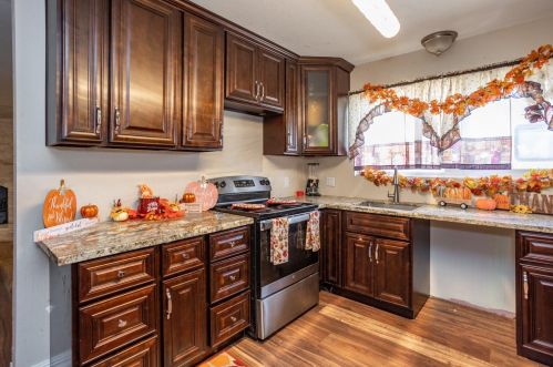 1124 Lakewood Ave, Modesto, CA 95355-4677
