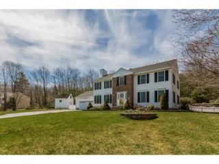 50 Laurel Crest Dr, Brookline, NH 03033-2138