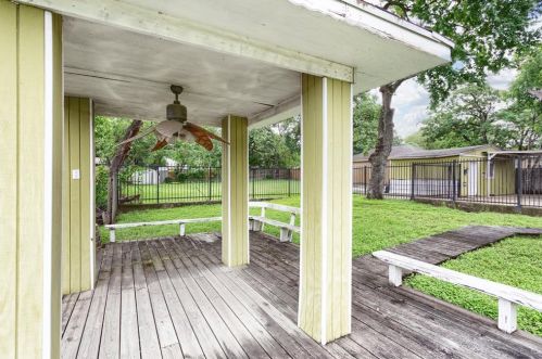 1415 Shady Grv Rd, Irving TX  75060-6430 exterior