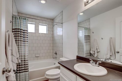 5037 Addison Way, Aurora CO 80016-5390 exterior