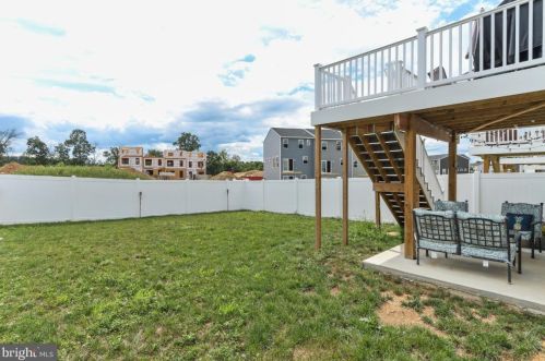 126 Overlook Dr, Hanover PA 17331-9136 exterior