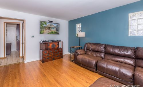4549 Merrimac Ave, Chicago, IL 60630-3017