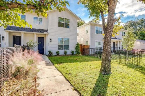 211 Athenia Dr, Fort Worth TX  76114-4304 exterior