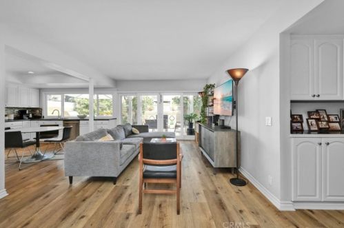 9878 Avenida Mateo, Cypress CA  90630-3445 exterior
