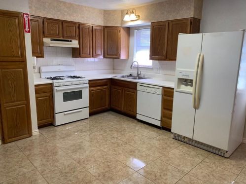 2818 Stanford Dr, Irving TX  75062-7135 exterior