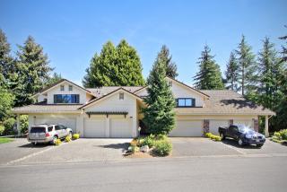 1230 140th Pl, Bellevue, WA 98007-4049