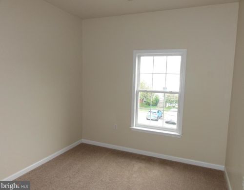 22 Crawford Dr, Charles Town WV 25414-6502 exterior