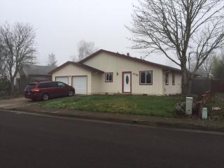 3176 Hathaway Dr, Corvallis OR  97333-9216 exterior
