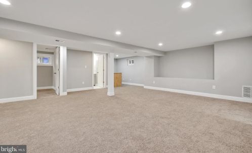 1253 Cresthaven Dr, Silver Spring MD 20903-1107 exterior